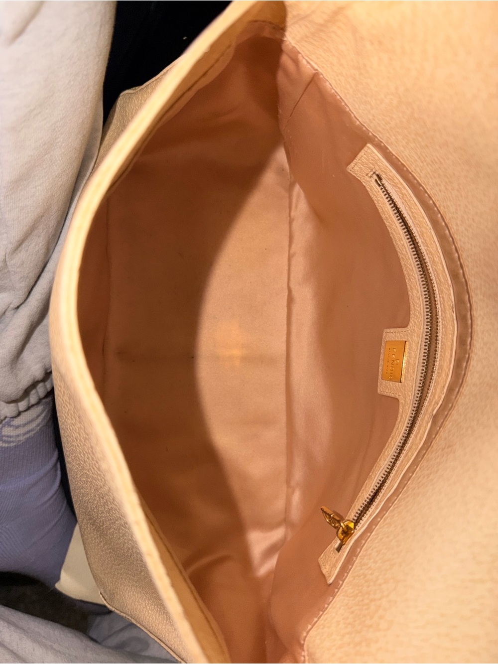 AUTHENTIC RARE FENDI CALFSKIN MAMMA FOREVER BAGUETTE CREAM - Picture 8 of 17